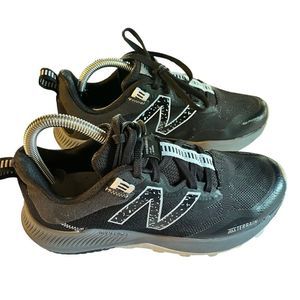 New Balance trail nitrile All Terrain Sz 7.5 Black/Gray